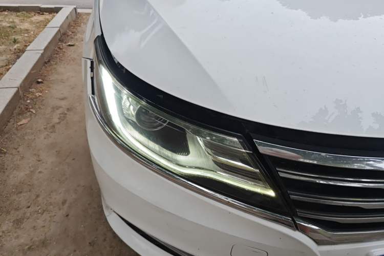 Used Roewe i6 2018 20T Automatic Internet ZhiZun Edition Right Front Headlight