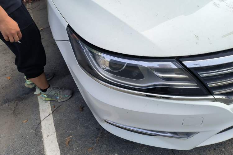 Used Roewe i6 2018 20T Automatic Flagship Edition Right Front Headlight