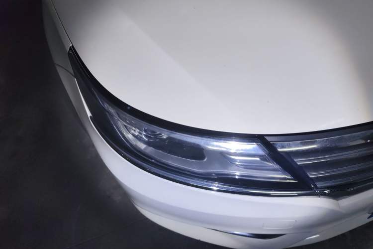 Used Roewe i6 2018 20T Automatic Internet ZhiZun Edition Right Front Headlight