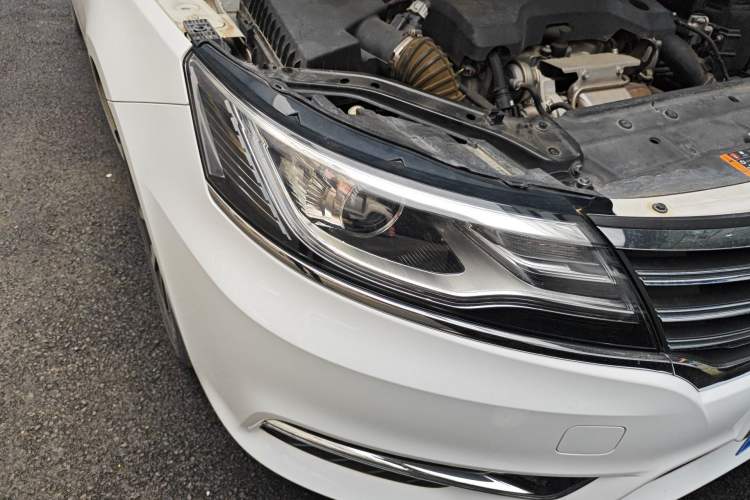 Used Roewe i6 2018 20T Automatic Flagship Edition Right Front Headlight