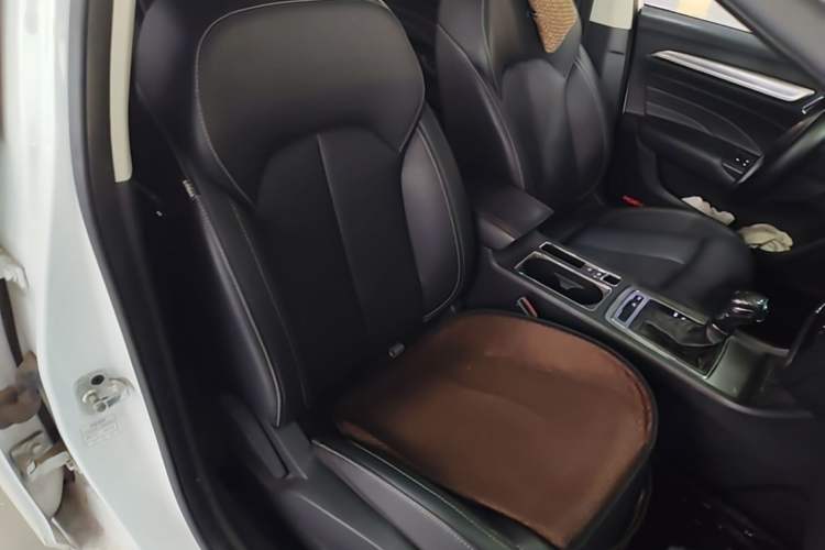 Used Roewe i6 2018 20T Automatic Internet Smart Edition Right Front Seat