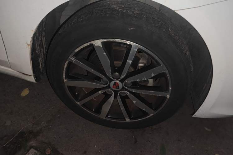 Used Roewe i6 2018 20T Automatic Flagship Edition Right Front Wheel Hub