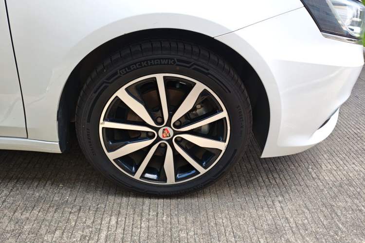 Used Roewe i6 2018 20T Automatic Flagship Edition Right Front Wheel Hub