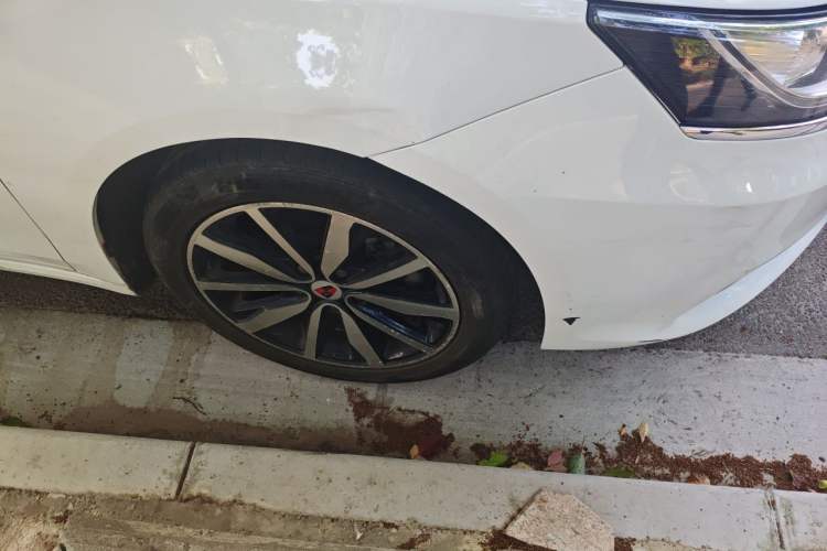 Used Roewe i6 2018 20T Automatic Flagship Edition Right Front Wheel Hub