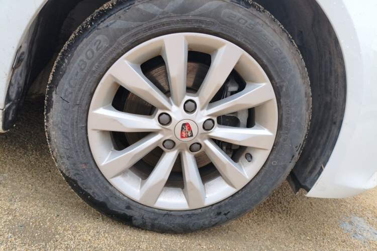 Used Roewe i6 2018 20T Manual Luxury Edition Right Front Wheel Hub