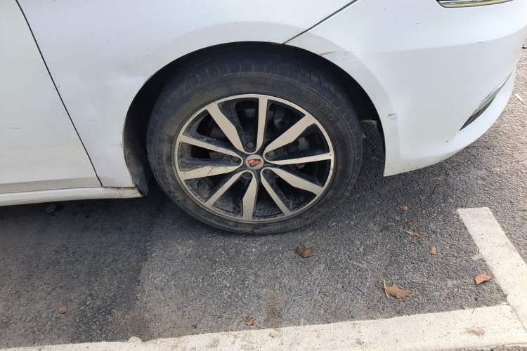 Used Roewe i6 2018 20T Automatic Flagship Edition Right Front Wheel Hub