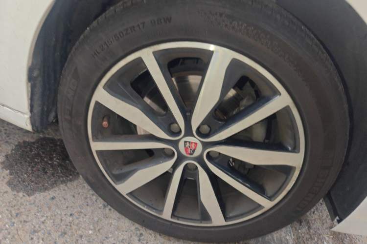 Used Roewe i6 2018 20T Automatic Flagship Edition Right Front Wheel Hub