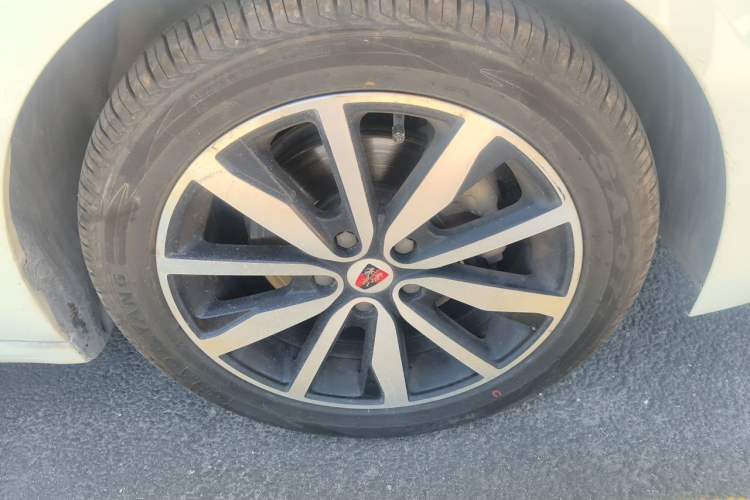 Used Roewe i6 2018 20T Automatic Internet Smart Edition Right Front Wheel Hub