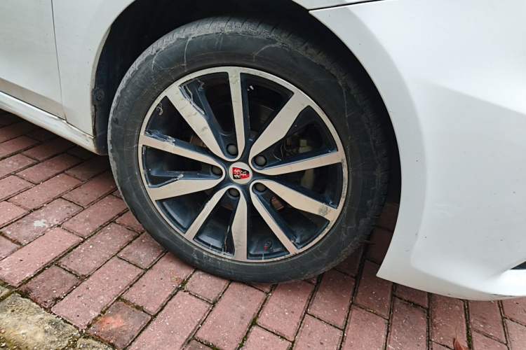 Used Roewe i6 2018 16T Automatic Internet Smart Edition Right Front Wheel Hub