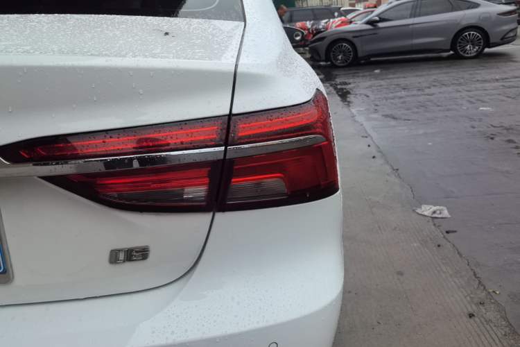 Used Roewe i6 2018 20T Automatic Flagship Edition Right Rear Taillight