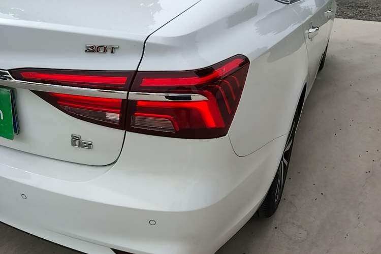 Used Roewe i6 2018 20T Automatic Internet ZhiZun Edition Right Rear Taillight