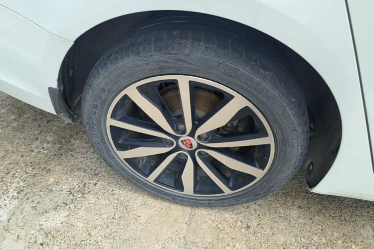 Used Roewe i6 2018 20T Automatic Flagship Edition Right Rear Wheel Hub