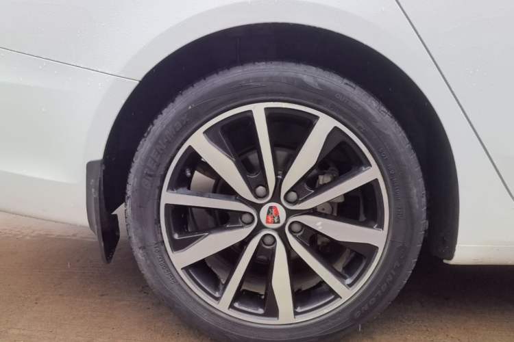 Used Roewe i6 2018 20T Automatic Flagship Edition Right Rear Wheel Hub