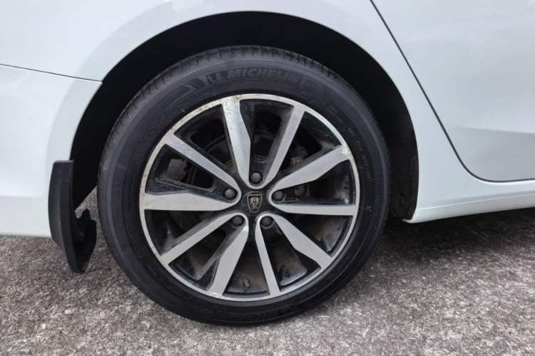 Used Roewe i6 2018 20T Automatic Internet Smart Edition Right Rear Wheel Hub