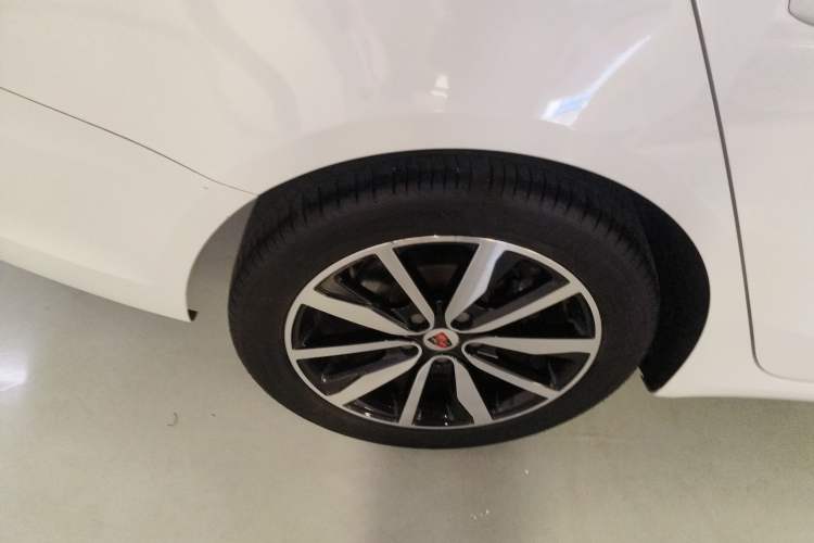 Used Roewe i6 2018 20T Automatic Flagship Edition Right Rear Wheel Hub