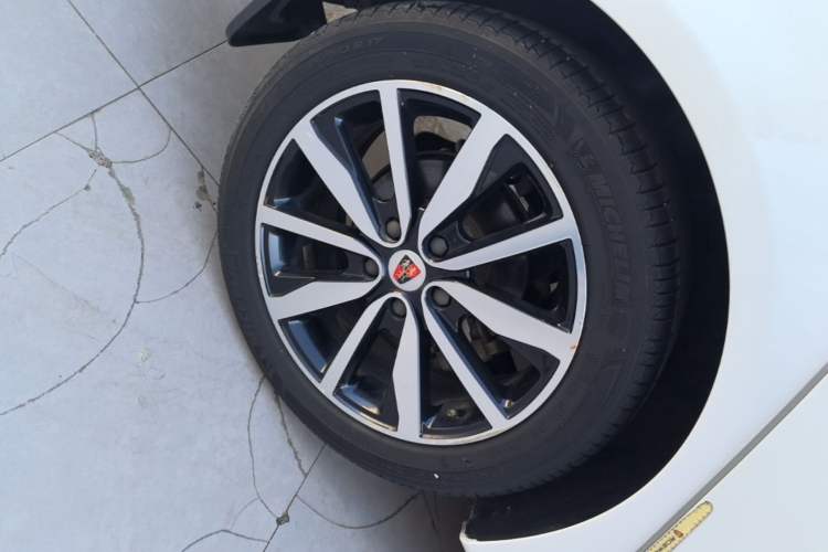 Used Roewe i6 2018 20T Automatic Flagship Edition Right Rear Wheel Hub