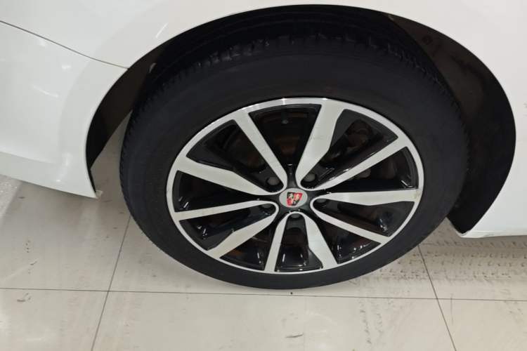 Used Roewe i6 2018 20T Automatic Flagship Edition Right Rear Wheel Hub