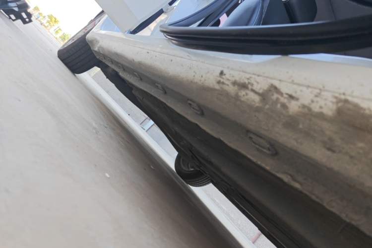 Used Roewe i6 2018 16T Automatic Internet Smart Edition Right Side Sill