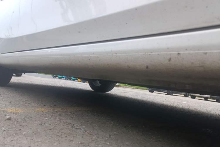Used Roewe i6 2018 20T Automatic Flagship Edition Right Side Sill