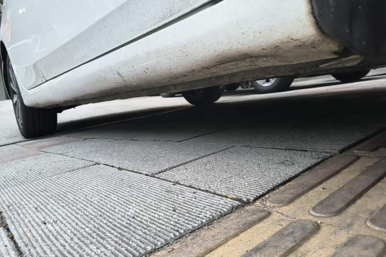 Used Roewe i6 2018 20T Automatic Flagship Edition Right Side Sill