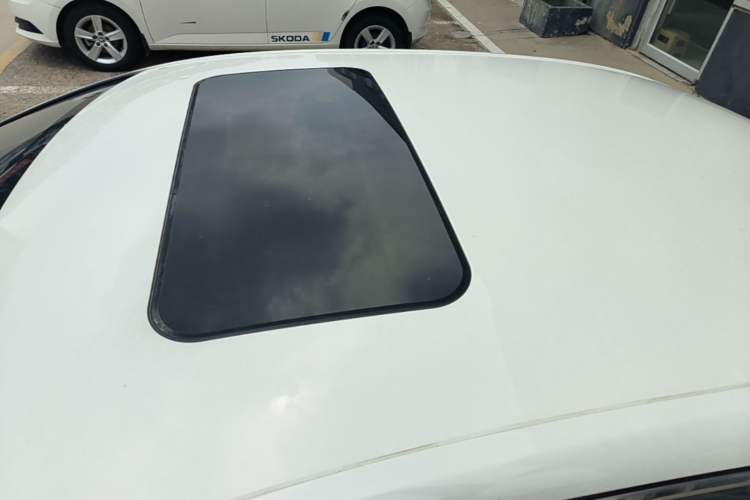 Used Roewe i6 2018 20T Automatic Flagship Edition Roof