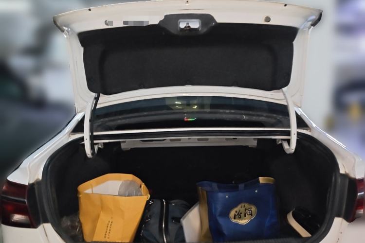 Used Roewe i6 2018 20T Automatic Flagship Edition Trunk