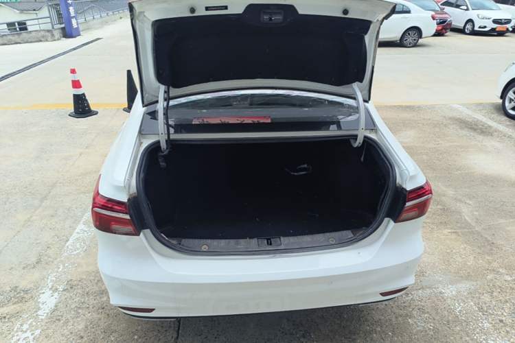Used Roewe i6 2018 20T Automatic Flagship Edition Trunk