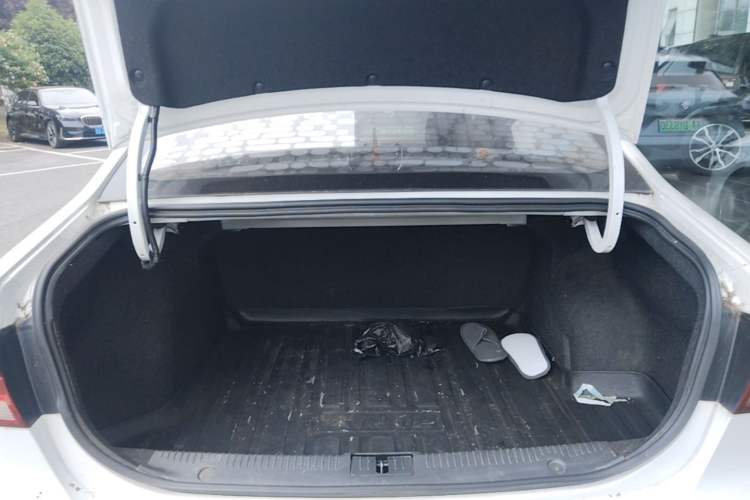 Used Roewe i6 2018 20T Automatic Flagship Edition Trunk
