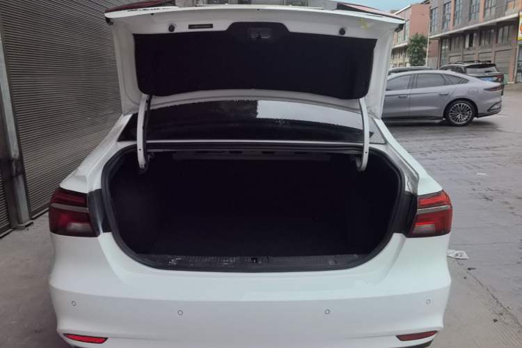 Used Roewe i6 2018 20T Automatic Flagship Edition Trunk