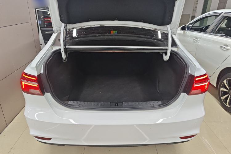 Used Roewe i6 2018 20T Automatic Flagship Edition Trunk