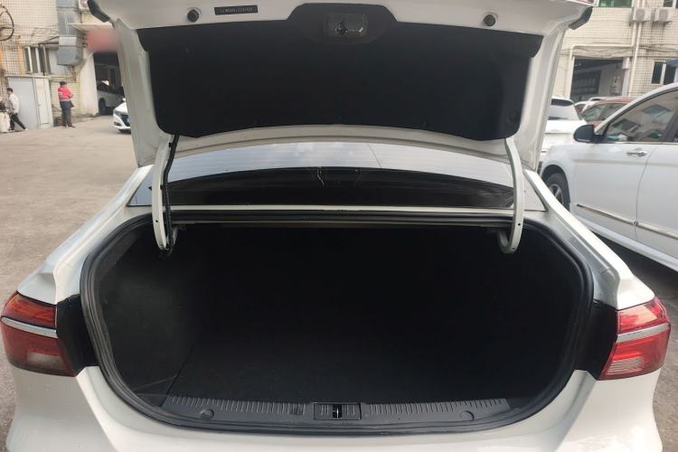 Used Roewe i6 2018 20T Automatic Flagship Edition Trunk