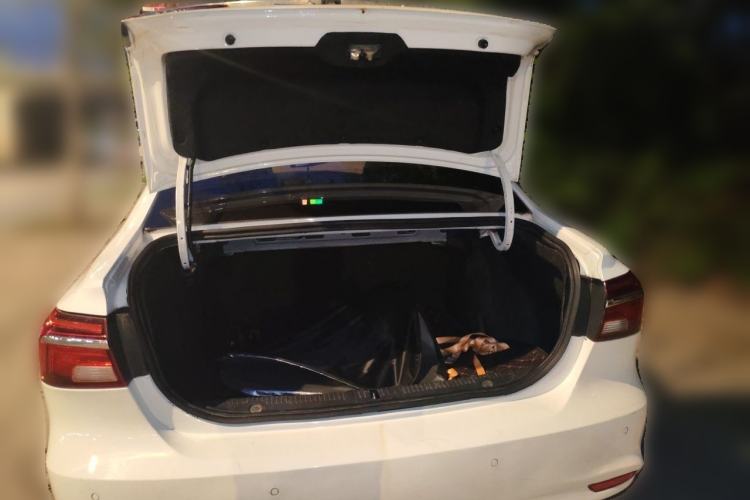 Used Roewe i6 2018 20T Automatic Internet Smart Edition Trunk