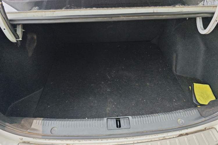 Used Roewe i6 2018 20T Manual Luxury Edition Trunk
