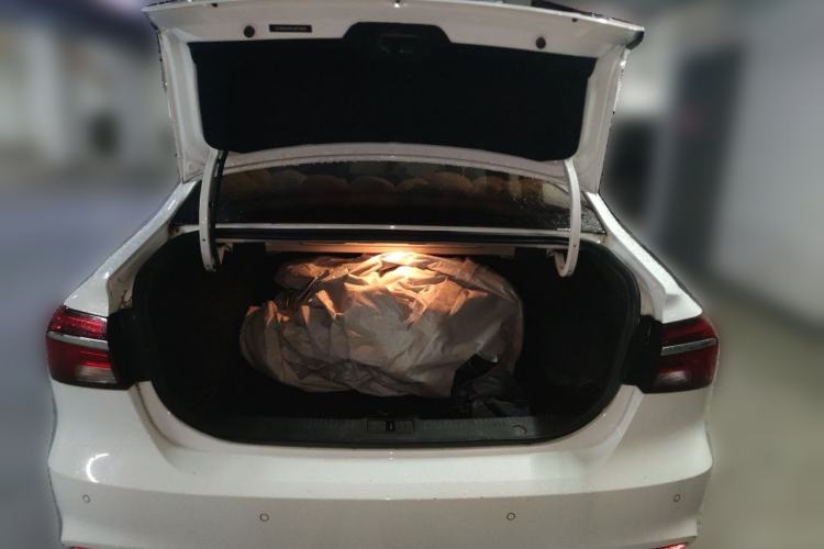 Used Roewe i6 2018 20T Automatic Internet Smart Edition Trunk