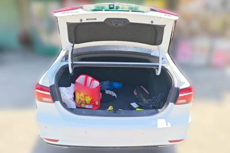 Used Roewe i6 2018 20T Automatic Internet Smart Edition Trunk