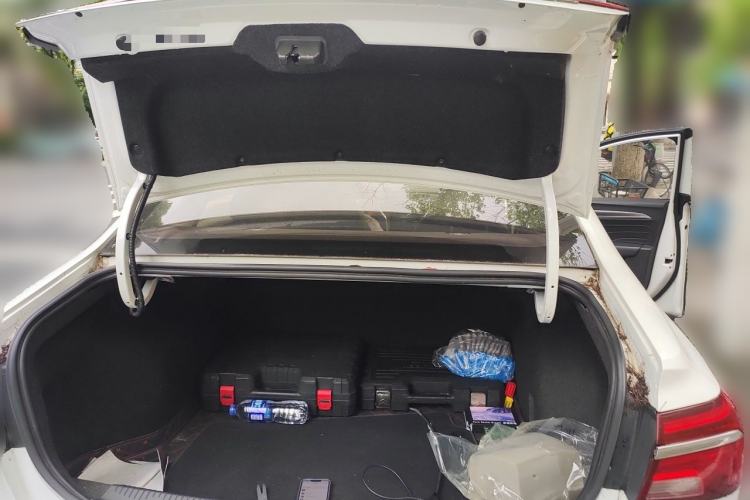 Used Roewe i6 2018 20T Automatic Internet Smart Edition Trunk