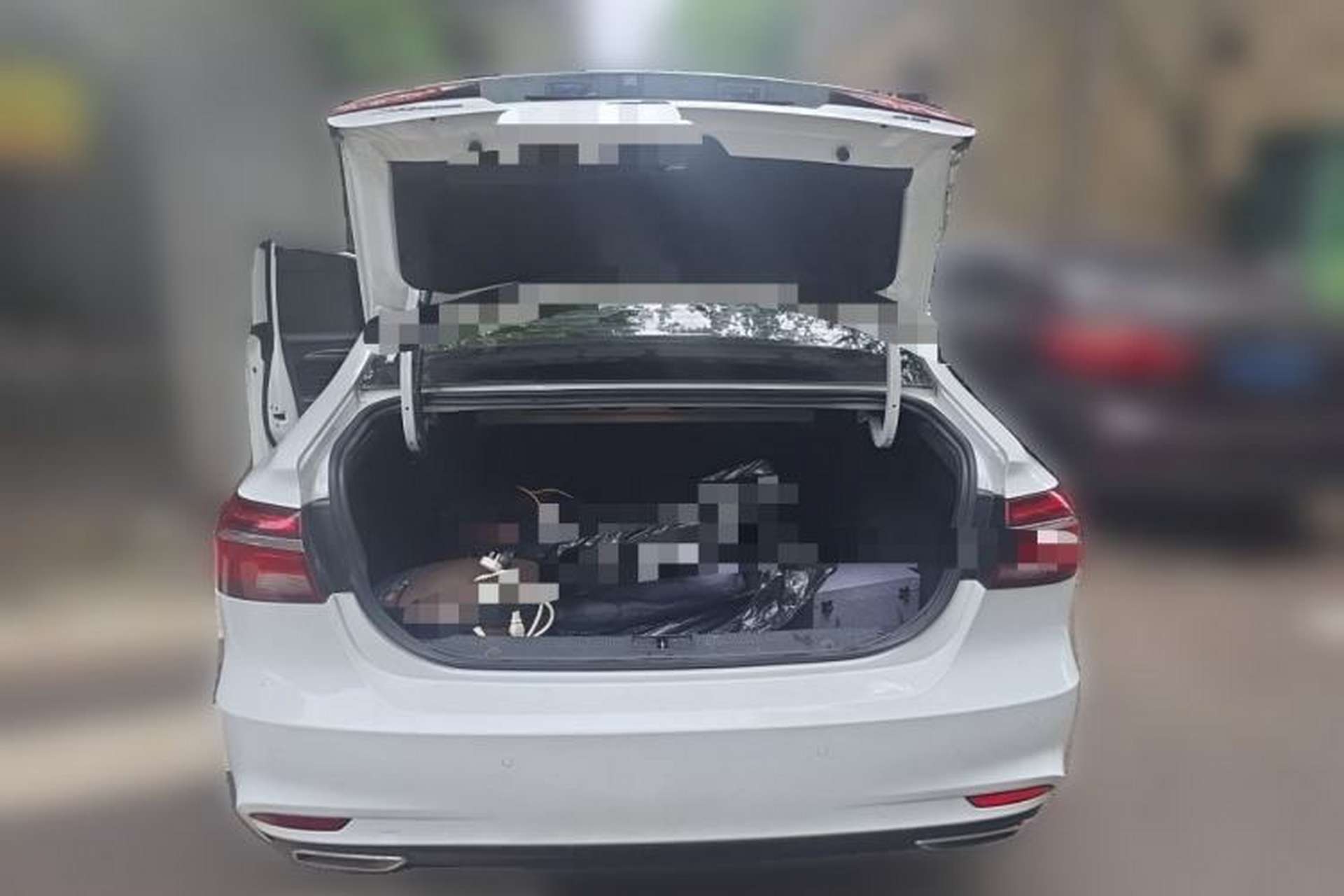 Used Roewe i6 2018 20T Automatic Internet Smart Edition Trunk
