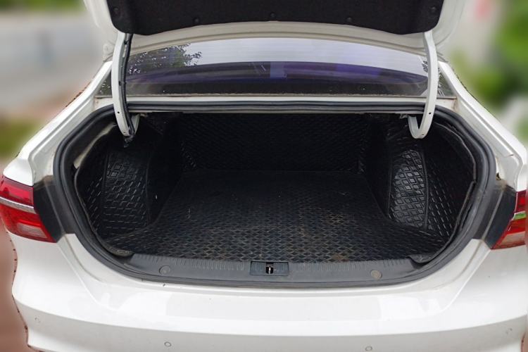 Used Roewe i6 2018 16T Automatic Internet Smart Edition Trunk