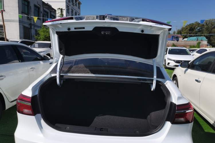 Used Roewe i6 2018 20T Automatic Flagship Edition Trunk