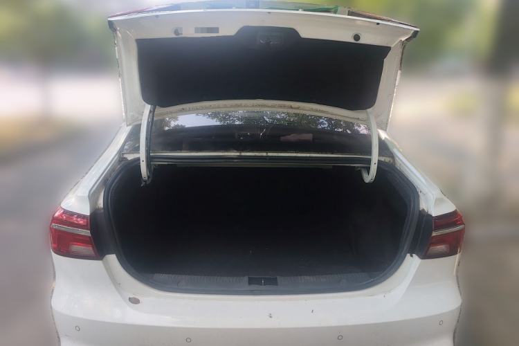 Used Roewe i6 2018 20T Automatic Flagship Edition Trunk