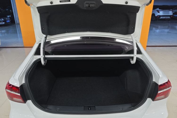 Used Roewe i6 2018 20T Automatic Flagship Edition Trunk