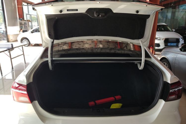 Used Roewe i6 2018 20T Automatic Flagship Edition Trunk