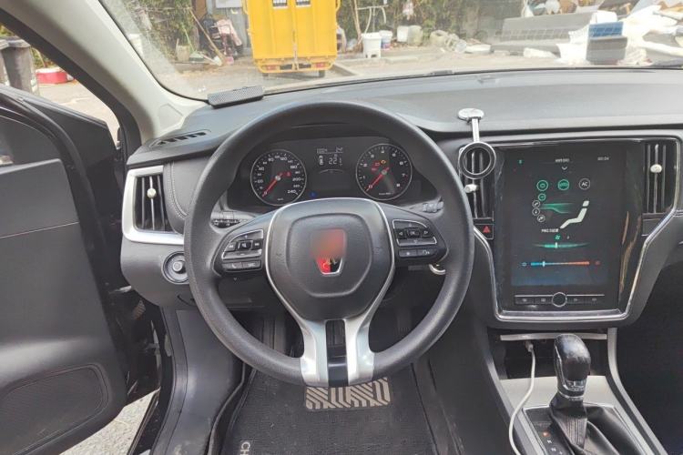 Used Roewe i6 2019 PLUS 1.6L CVT 4G Connected Flagship Deluxe Edition Steering Wheel