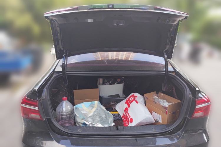 Used Roewe i6 2019 PLUS 1.6L CVT 4G Connected Flagship Deluxe Edition Trunk