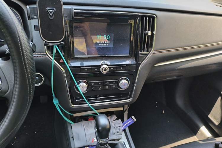 Used Roewe i6 2019 PLUS 1.6L CVT 4G Connected Luxury Deluxe Edition Audio And AC Panel