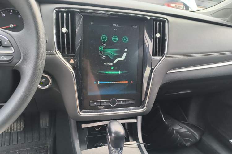 Used Roewe i6 2019 PLUS 20T TST 4G Connected Flagship Superb Edition Audio And AC Panel