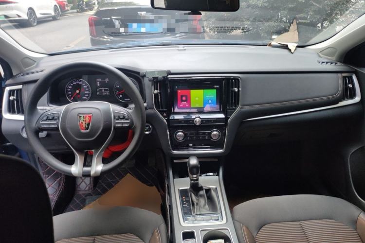 Used Roewe i6 2019 PLUS 1.6L CVT 4G Connected Luxury Deluxe Edition Center Console