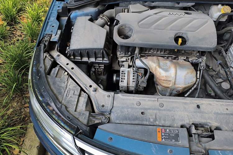 Used Roewe i6 2019 PLUS 1.6L CVT 4G Connected Luxury Deluxe Edition Engine Bay Right
