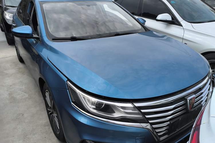 Used Roewe i6 2019 PLUS 20T TST 4G Connected Flagship Superb Edition Front Right 45 Deg