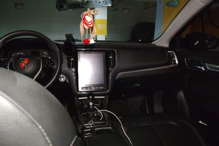 Used Roewe i6 2019 PLUS 1.6L CVT 4G Connected Flagship Deluxe Edition Headliner